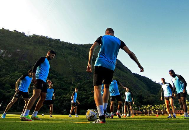 Imagem da noticia Botafogo x São Paulo: onde assistir, escalações e desfalques