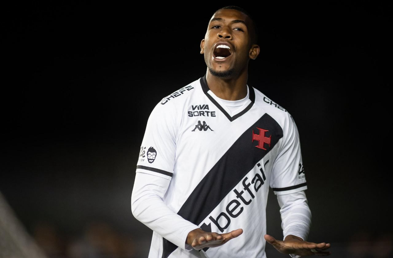 Imagem da noticia Rayan, do Vasco, fala sobre sonho da seleção: "Um dia eu vou estar lá"