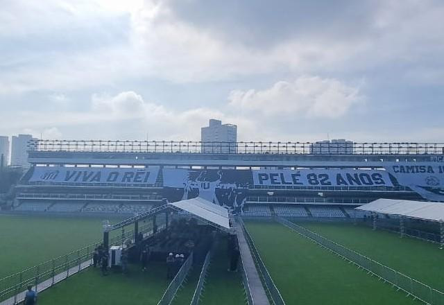 Imagem da noticia Ficou feio: ídolos do futebol brasileiro não comparecem em velório de Pelé