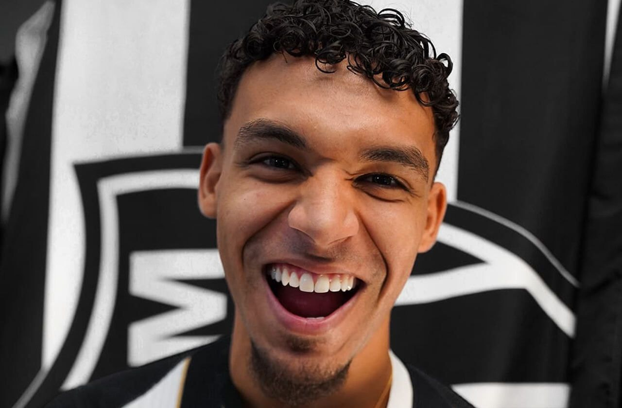 Imagem da noticia Atlético anuncia contratação do volante Victor Hugo