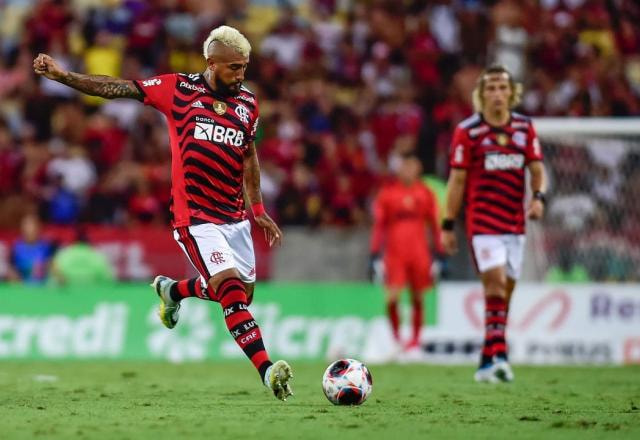 Imagem da noticia "Se o Colo-Colo quiser a Libertadores, venha me buscar", diz Vidal, do Flamengo