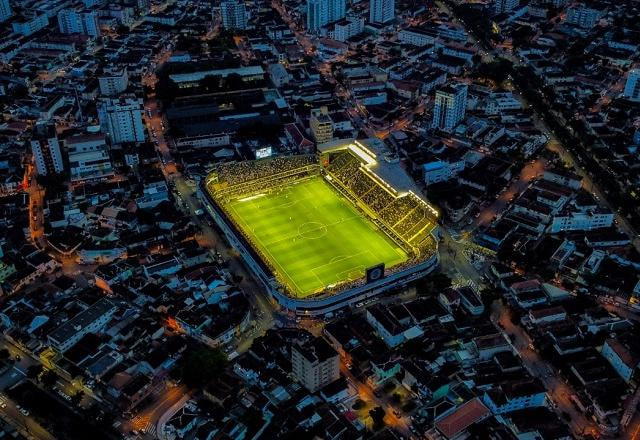 Imagem da noticia Santos fará homenagem a Pelé na estreia do Paulistão na Vila Belmiro 
