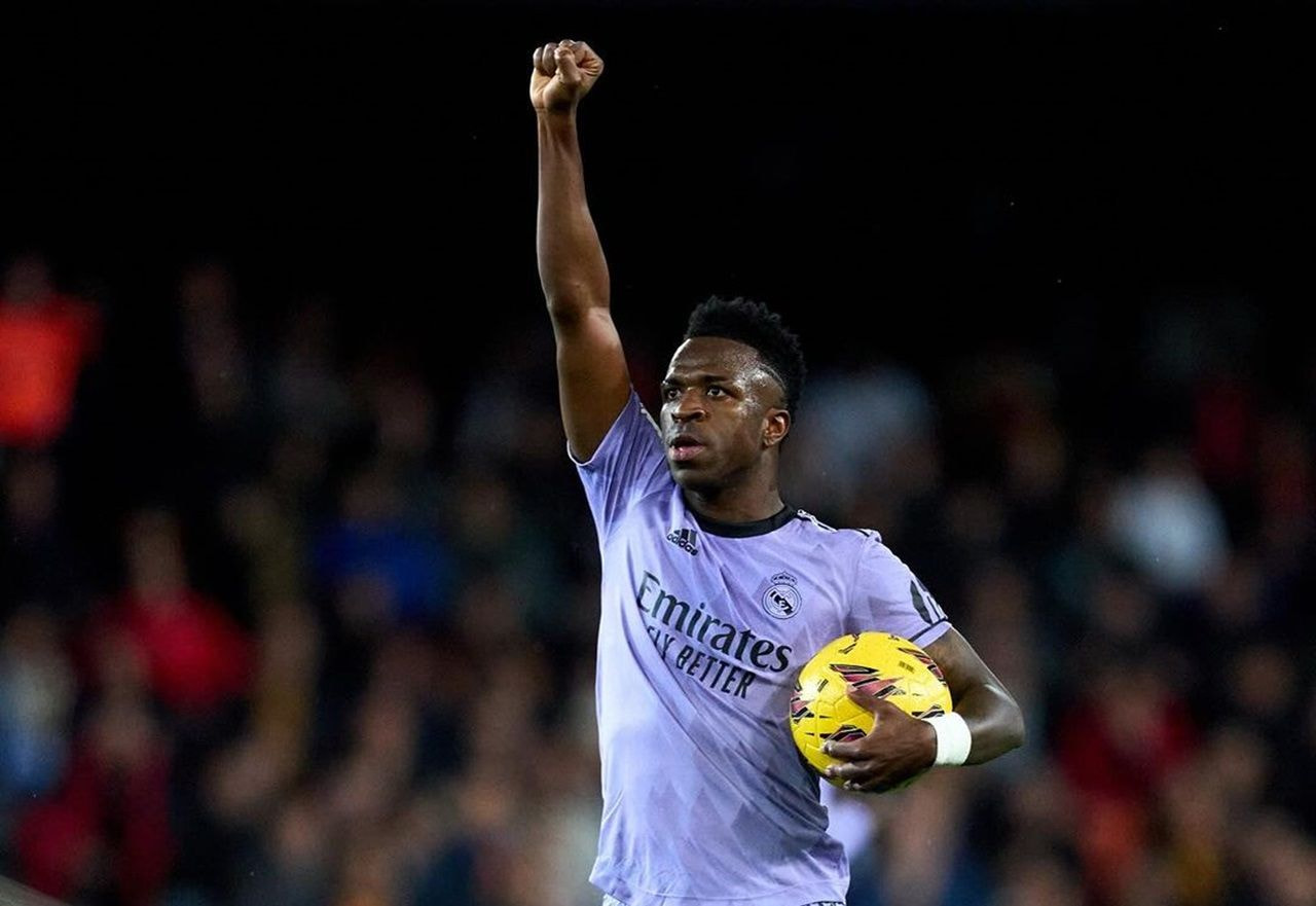 Imagem da noticia Polícia prende quatro torcedores por campanha racista contra Vini Jr na Espanha