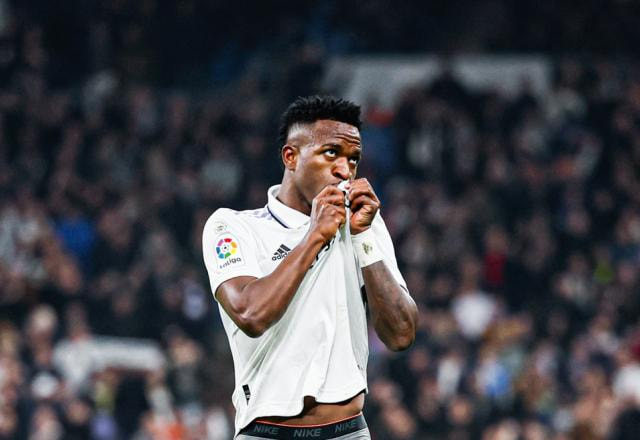 Imagem da noticia Vini Jr completa 200 jogos pelo Real, marca e provoca expulsão de brasileiro