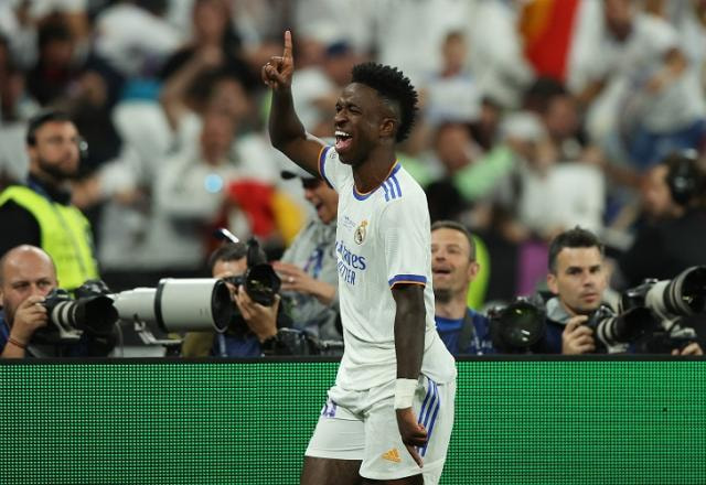 Imagem da noticia Vini Jr abre o placar para o Real Madrid contra o Liverpool