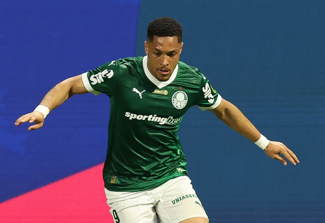 Abel Ferreira é aconselhado por Souza a modificar sua equipe para usar Vitor Roque