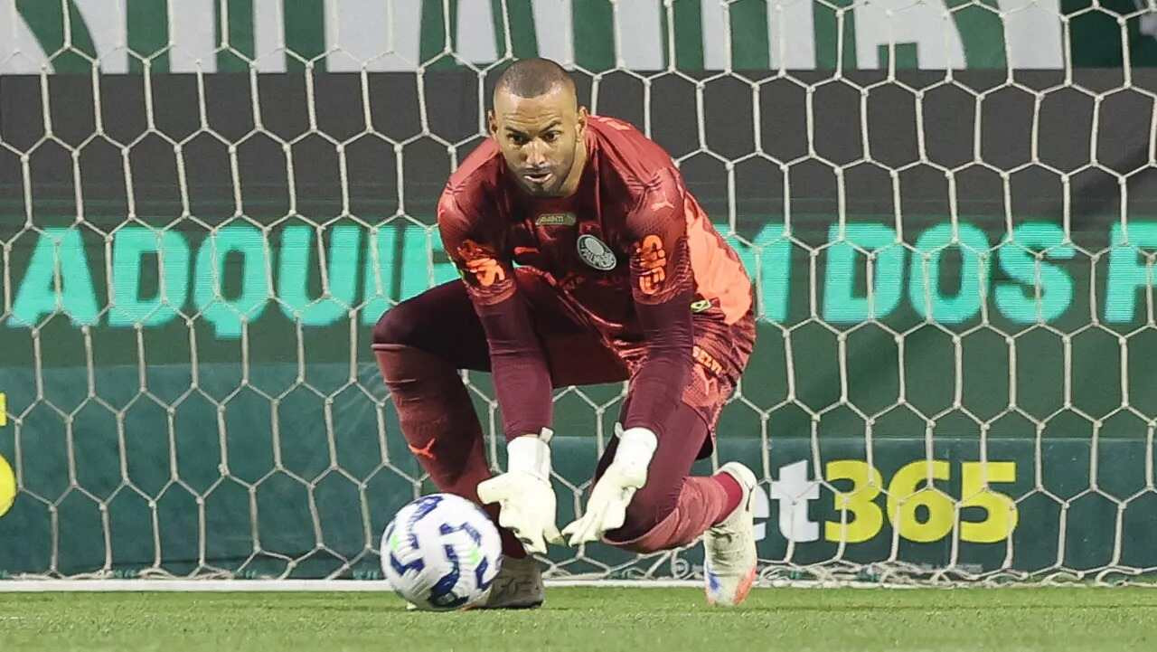 Imagem da noticia Weverton intensifica treinos no Palmeiras e tenta voltar para a final da Libertadores