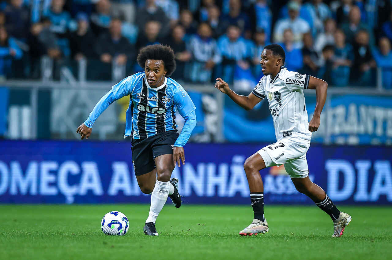 Imagem da noticia Willian melhora ataque do Grêmio e recebe cuidado especial