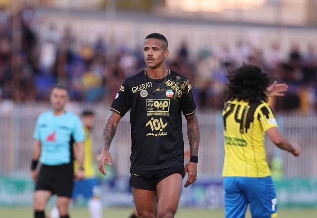 Imagem da noticia Fifa bane três jogadores brasileiros do futebol após escândalo de apostas