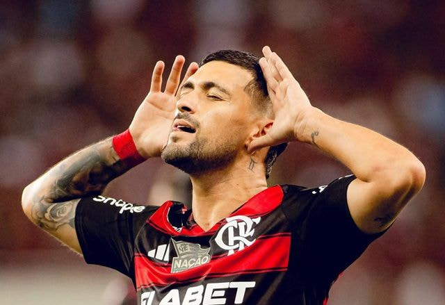 Flamengo vence o Bahia e assume a liderança do Brasileirão