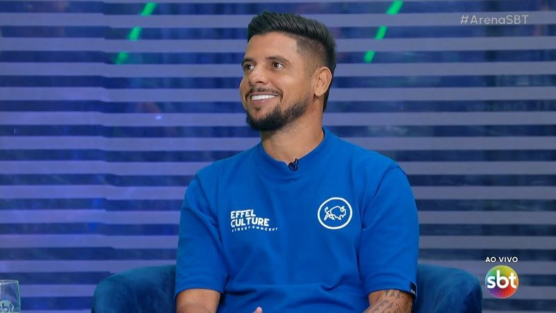 Imagem da noticia Cicinho: "O Palmeiras não ganha nem par ou ímpar esse ano"