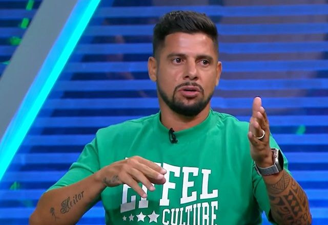 Imagem da noticia Cicinho detona James: "Jogadorzinho para entrar 15 minutos no Morumbi?"