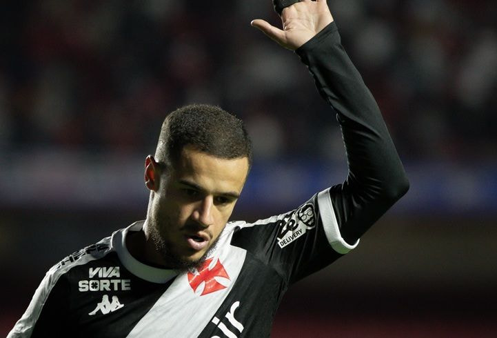 Imagem da noticia Coutinho sente incômodo na panturrilha esquerda e desfalcará Vasco na Sul-Americana