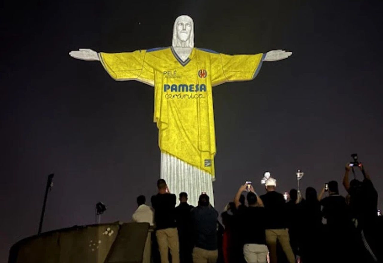 Cristo Redentor veste camisa do Villarreal, da Espanha, em comemoração a acordo com Resende