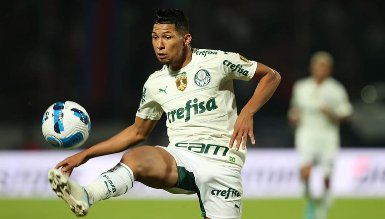 Em despedida, Rony se declara ao Palmeiras: "Para sempre na minha vida"
