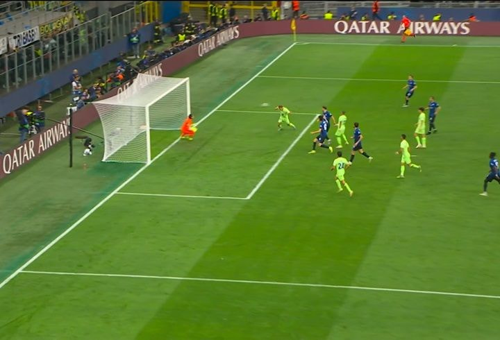 Tudo igual! Dani Olmo aproveita cruzamento e empata para o Barcelona