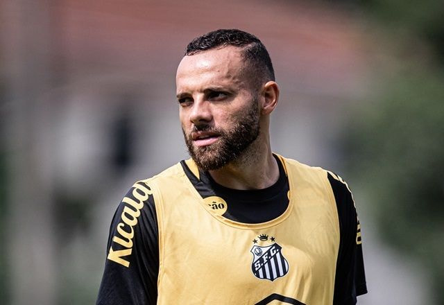 Sem marcar há oito jogos, Guilherme tenta recuperar boa fase no Santos contra o Bragantino