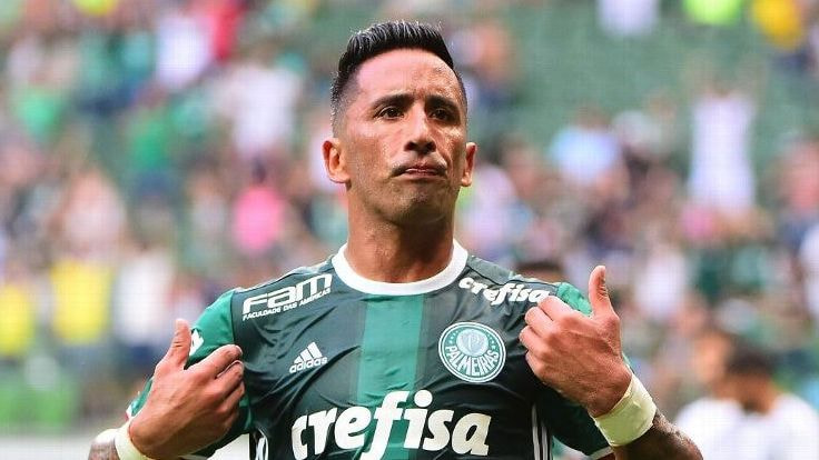 Imagem da noticia Ex-Palmeiras e Grêmio, Lucas Barrios vira técnico no Paraguai