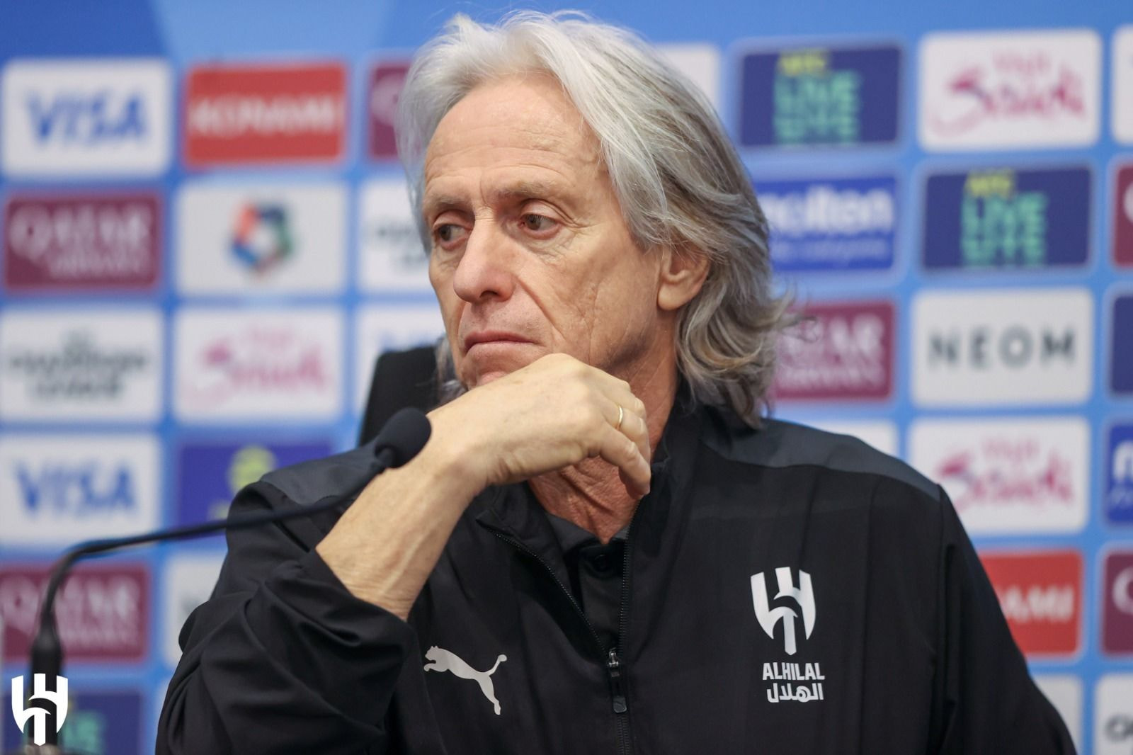 Al-Hilal marca reunião para definir futuro de Jorge Jesus, diz jornal