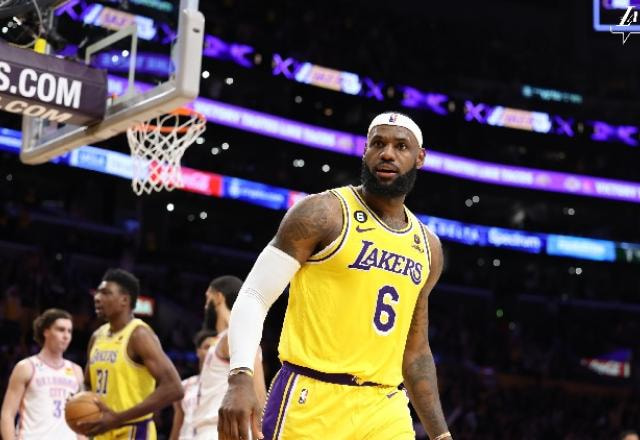 Imagem da noticia LeBron James bate recorde e se torna o maior pontuador da história da NBA