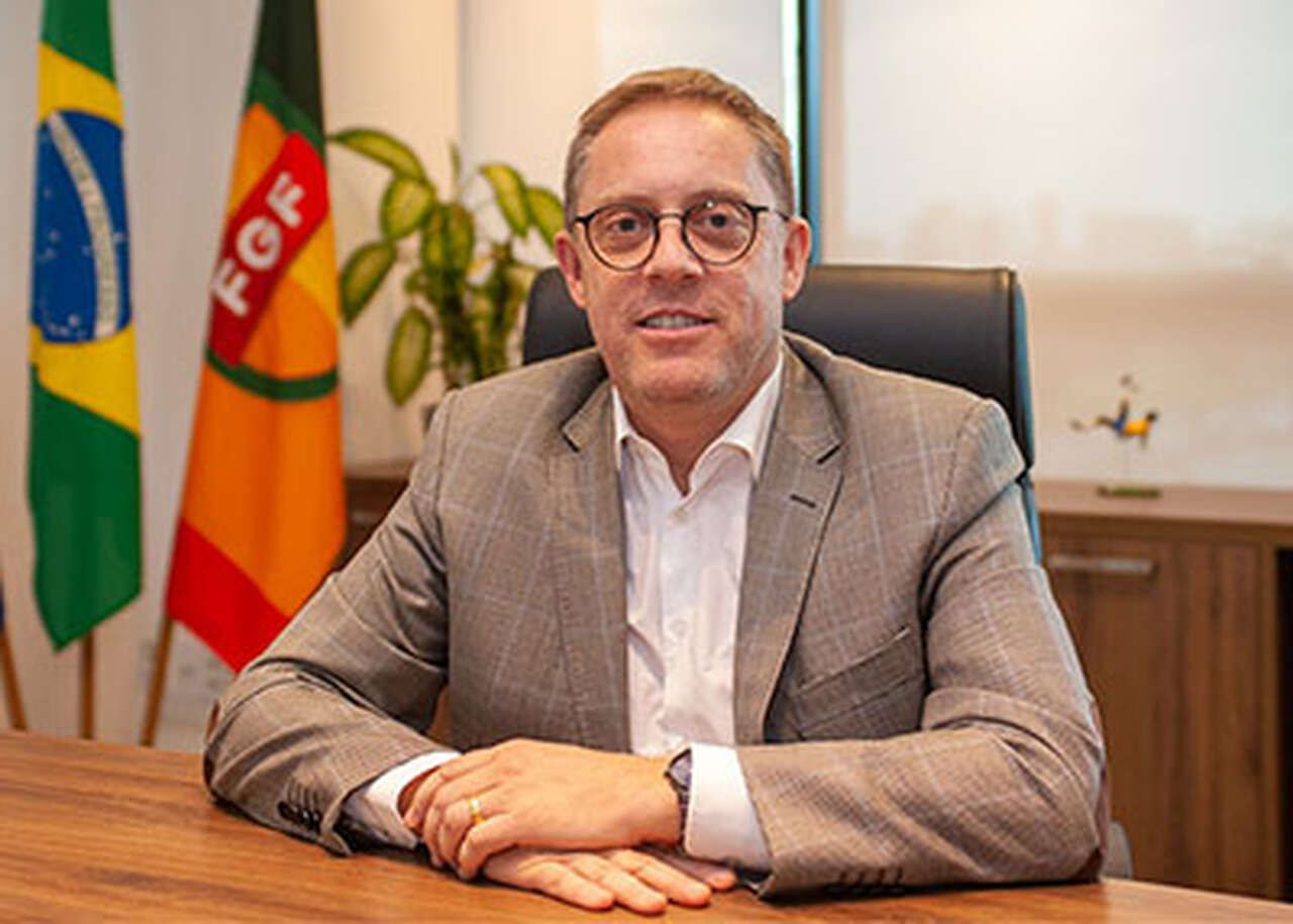 Imagem da noticia Presidente da Federação Gaúcha defende arbitragem antes da final do Gre-Nal