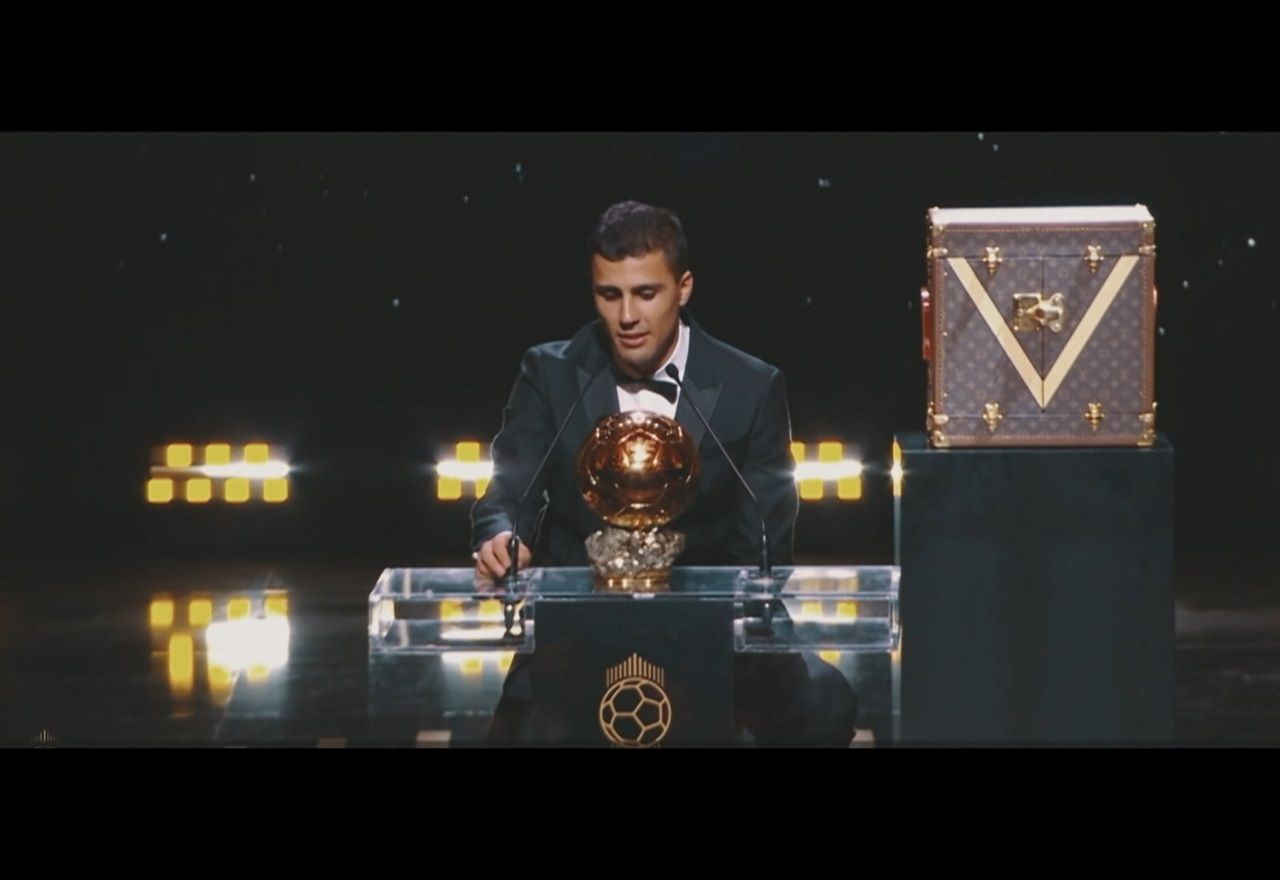 Imagem da noticia Bastidores da entrega da Bola de Ouro ao Rodri e mais; confira o Liga no SBT