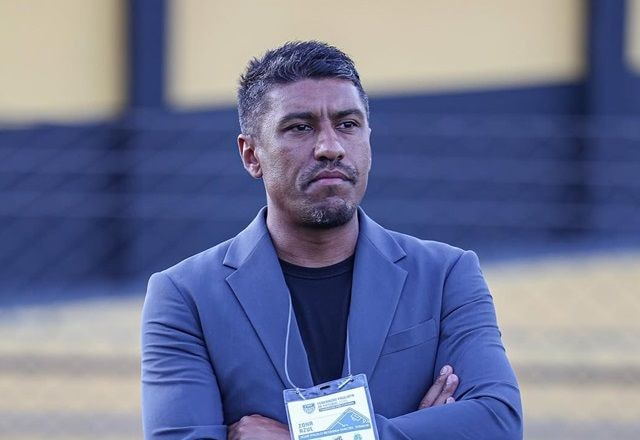 Paulinho reencontra o Corinthians na Neo Química Arena