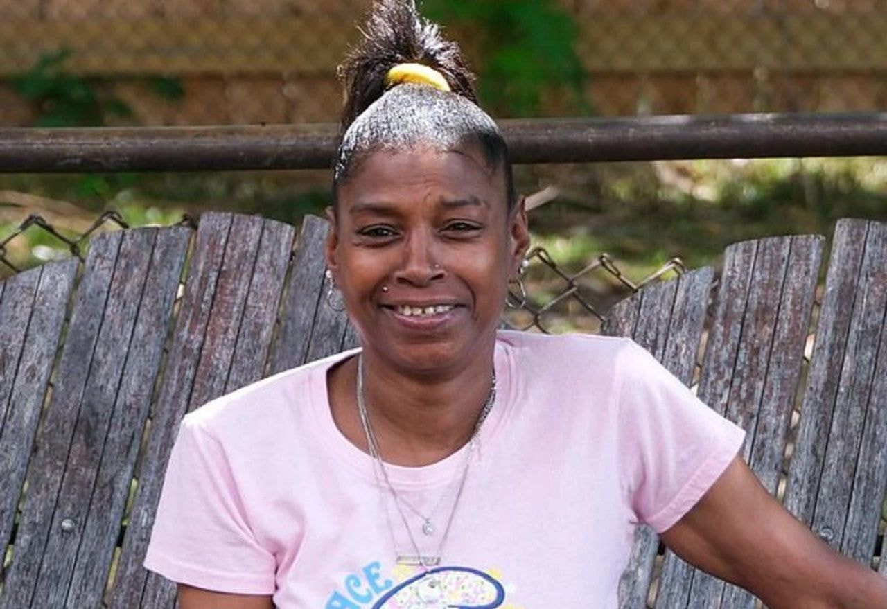 Imagem da noticia Simone Biles: mãe biológica conta que abandonou filha por conta das drogas e espera perdão