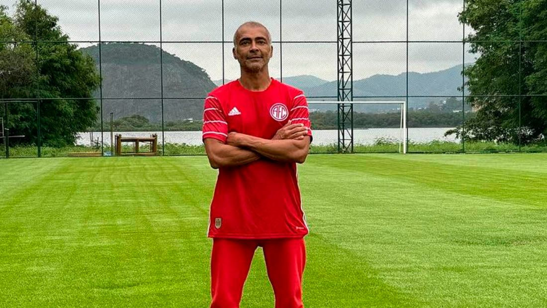 Imagem da noticia Romário veta chuteiras coloridas no América para Copinha: “Só preta”
