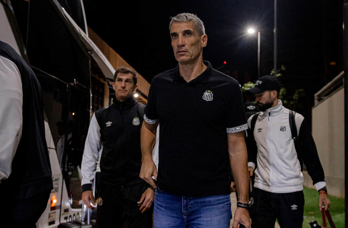 Santos avalia permanência de Vojvoda após empate com o Mirassol