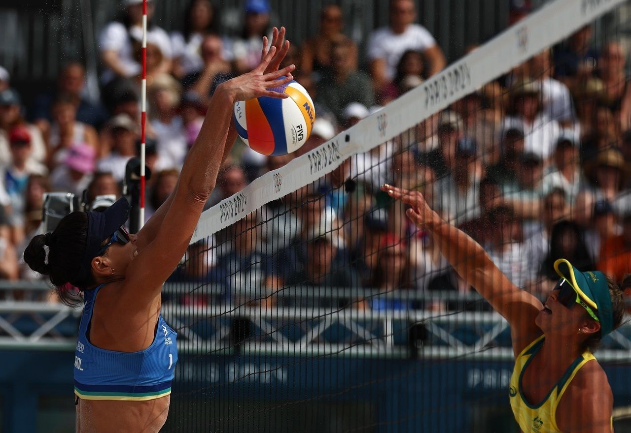 Imagem da noticia Carol Solberg e Bárbara perdem para dupla australiana e caem nas oitavas do vôlei de praia