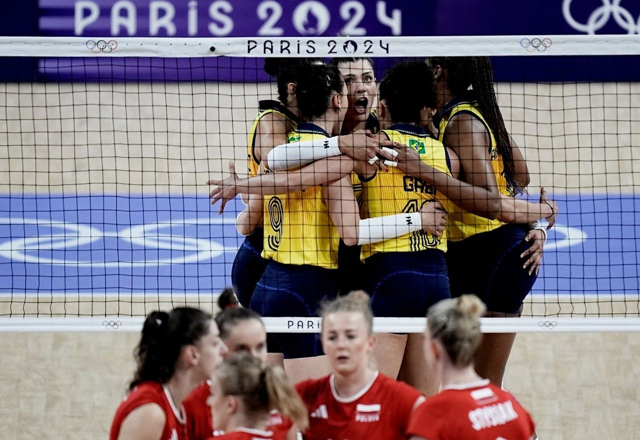 Imagem da noticia Brasil domina Polônia no vôlei feminino e vai às quartas com melhor campanha