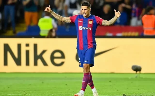 Barcelona anuncia retorno de João Cancelo por empréstimo Barcelona anuncia retorno de João Cancelo por empréstimo