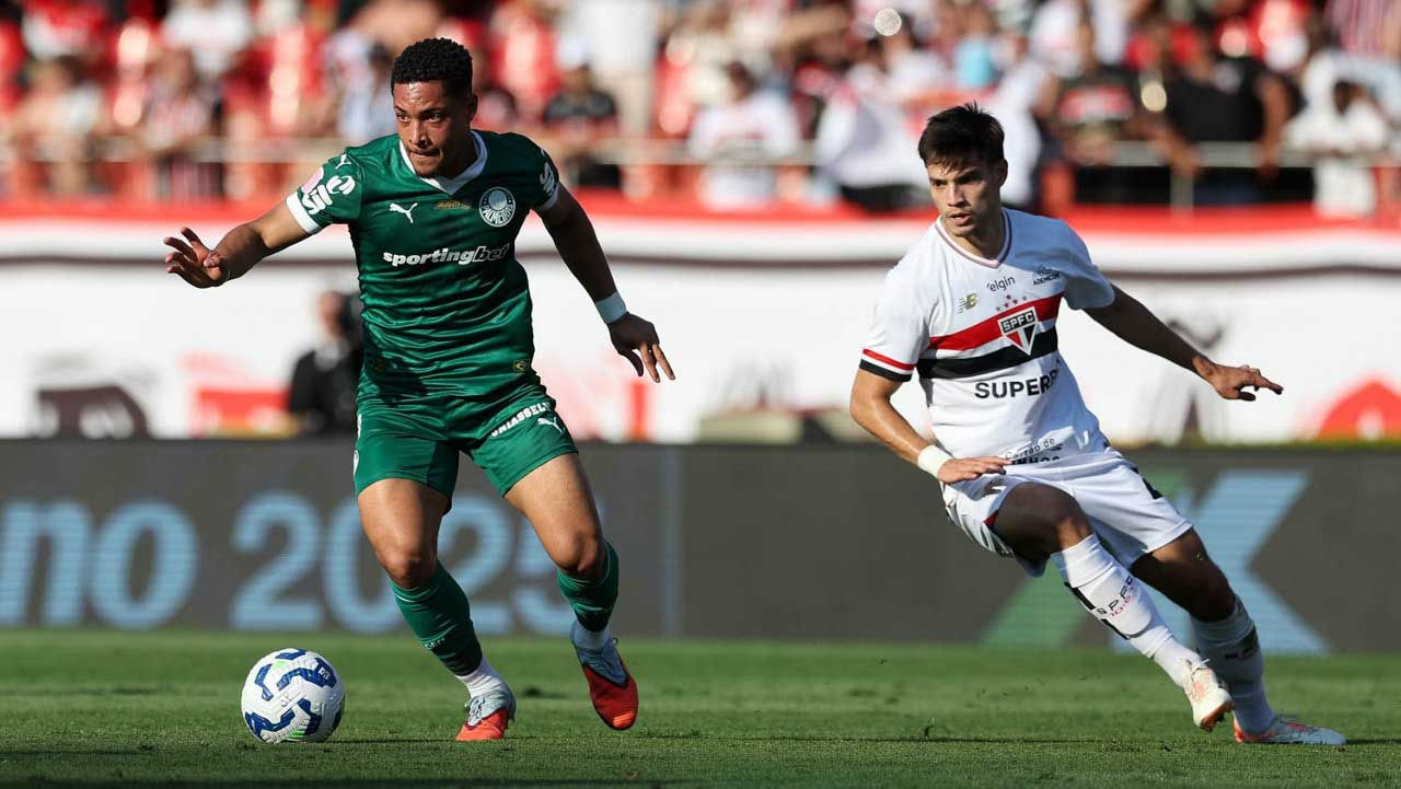 Imagem da noticia Palmeiras vira contra o São Paulo e assume a liderança do Brasileirão