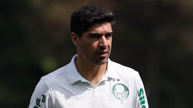 Abel aponta falta de consistência para explicar ano sem títulos no Palmeiras Abel aponta falta de consistência para explicar ano sem títulos no Palmeiras