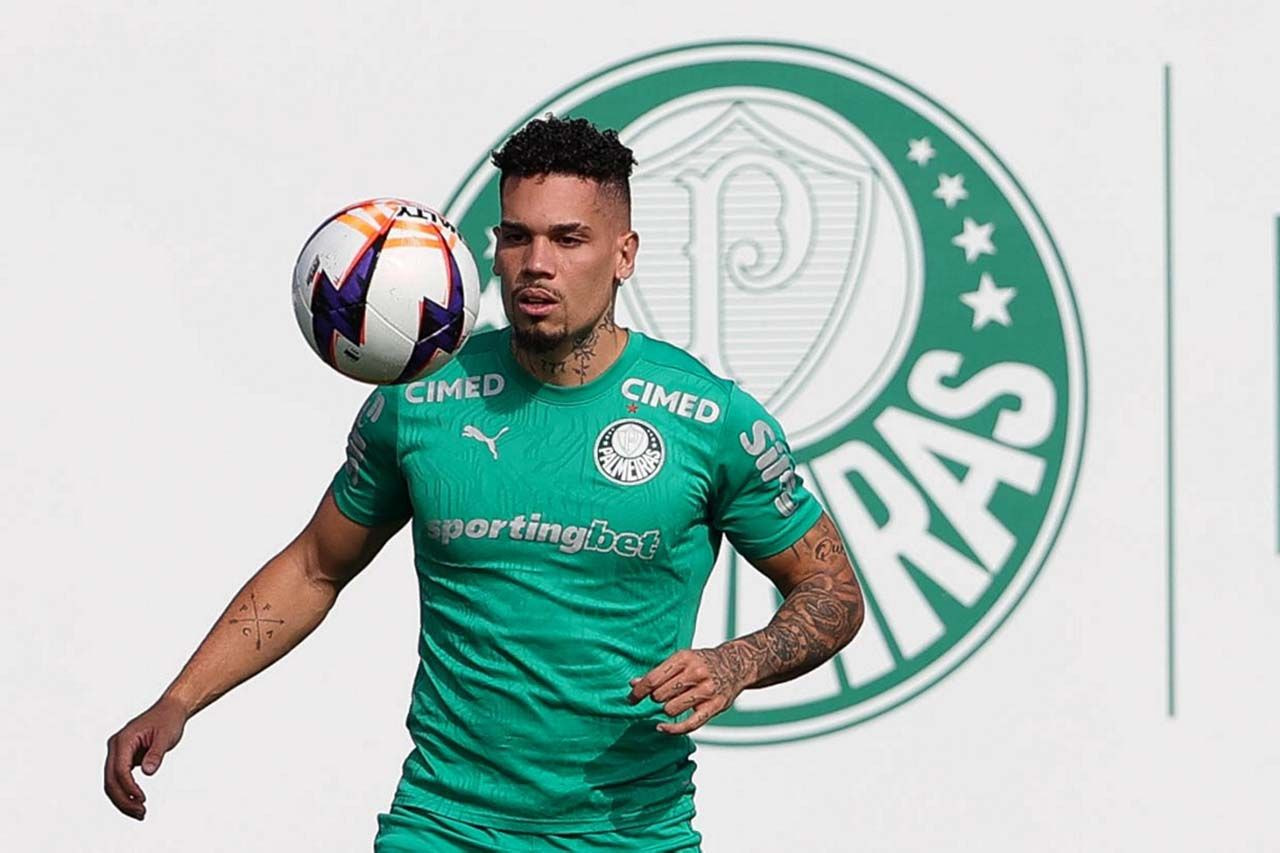 Imagem da noticia Paulinho revela ansiedade para voltar no Palmeiras: "Joguei dois anos com dor"