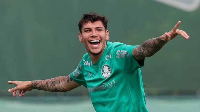 Crias da base podem ajudar Palmeiras em meio aos desfalques no clássico Crias da base podem ajudar Palmeiras em meio aos desfalques no clássico