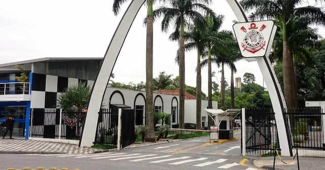 Corinthians atrasa primeira parcela do 13º salário de funcionários do Parque São Jorge Corinthians atrasa primeira parcela do 13º salário de funcionários do Parque São Jorge