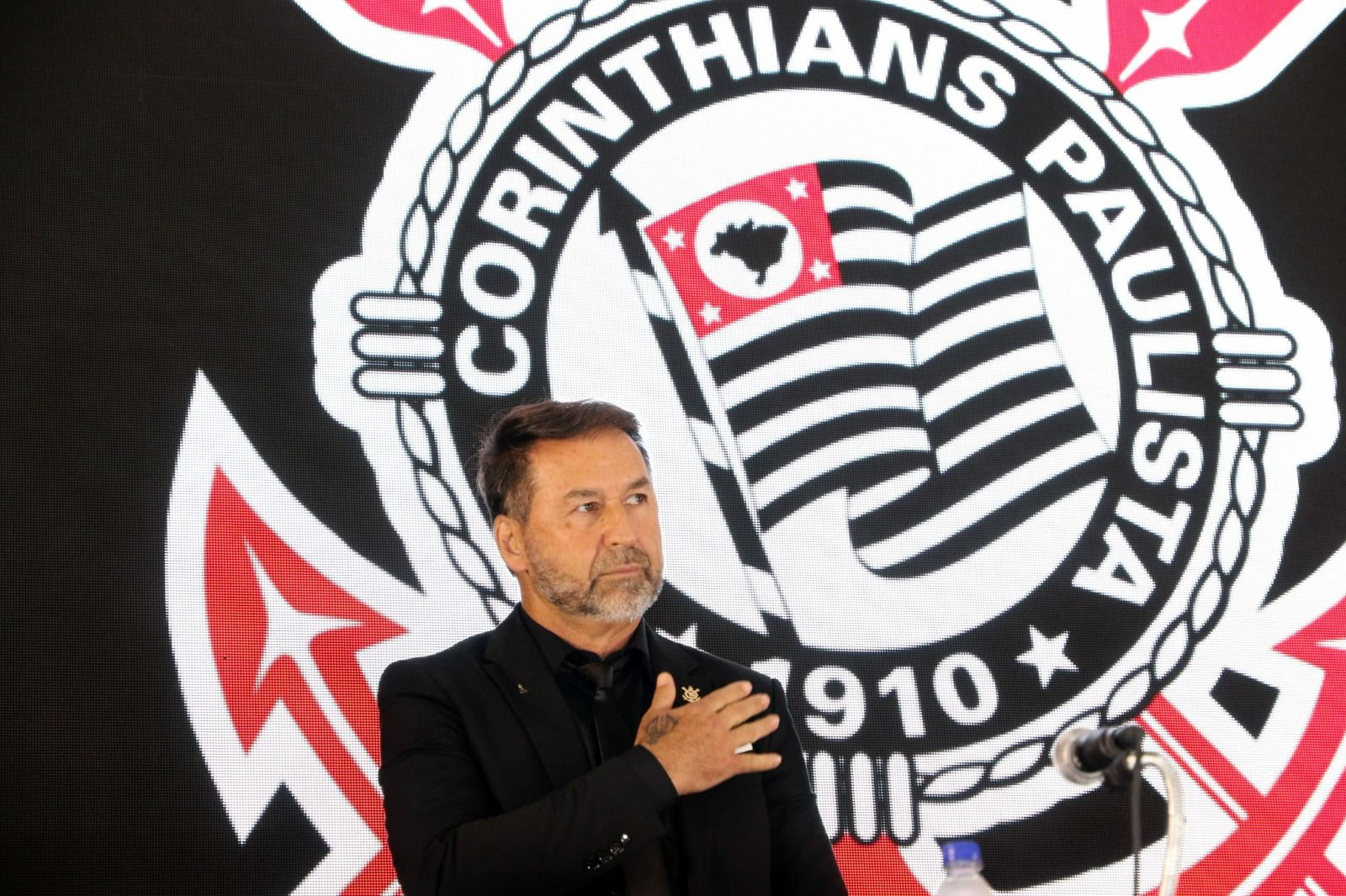 Imagem da noticia Presidente afastado do cargo no Corinthians, Augusto Melo é o convidado do Arena SBT