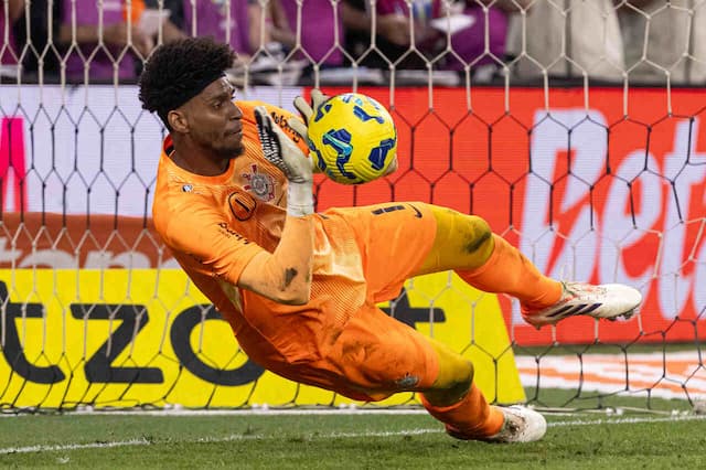 Hugo Souza prega pés no chão por título do Corinthians na Copa do Brasil Hugo Souza prega pés no chão por título do Corinthians na Copa do Brasil