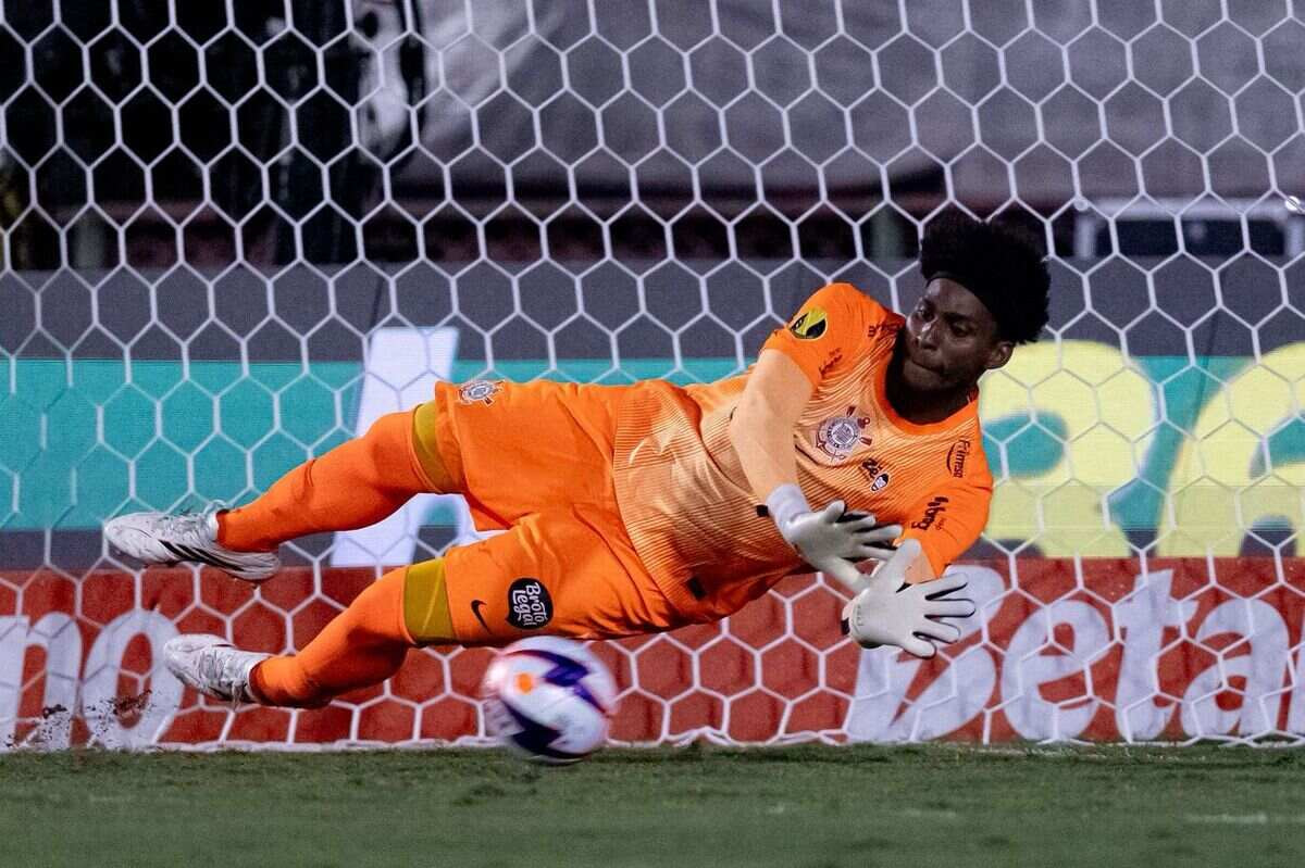 Imagem da noticia Hugo Souza, mais uma vez o "rei dos pênaltis" e herói do Corinthians
