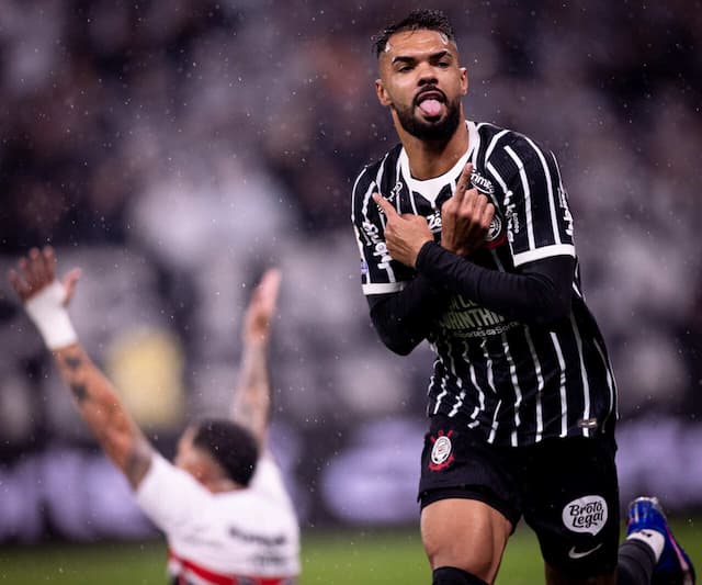 Corinthians domina Majestoso, vence o São Paulo e deixa o Z4 Corinthians domina Majestoso, vence o São Paulo e deixa o Z4