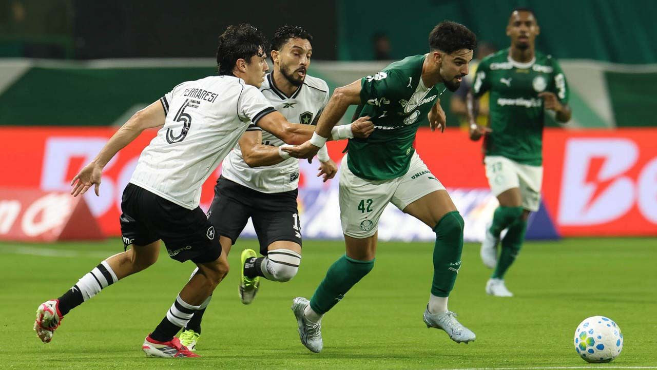 Imagem da noticia Em vantagem numérica, Palmeiras vence o Botafogo