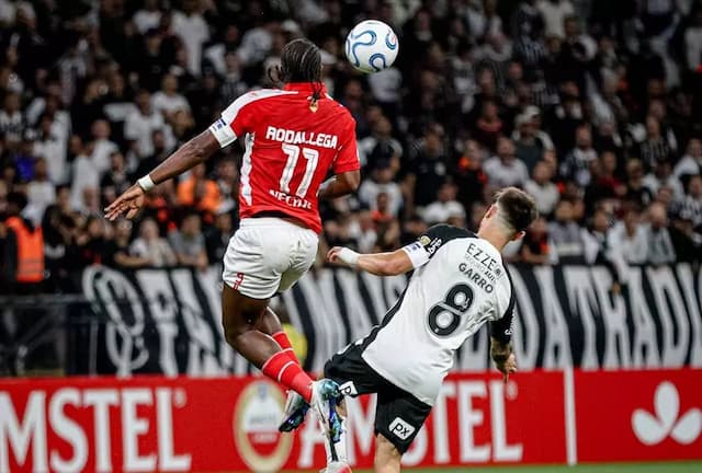 Corinthians bate Santa Fé e dispara na liderança de grupo na Libertadores Corinthians bate Santa Fé e dispara na liderança de grupo na Libertadores