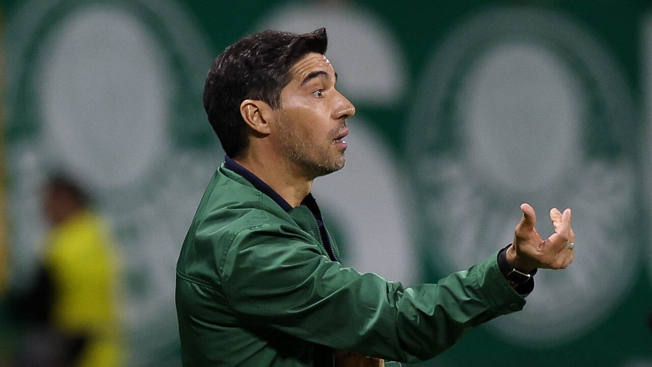 Imagem da noticia Abel cobra postura apática do Palmeiras e faz novas críticas à arbitragem