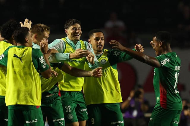 Palmeiras vence o São Paulo e segue na liderança do Brasileiro Palmeiras vence o São Paulo e segue na liderança do Brasileiro