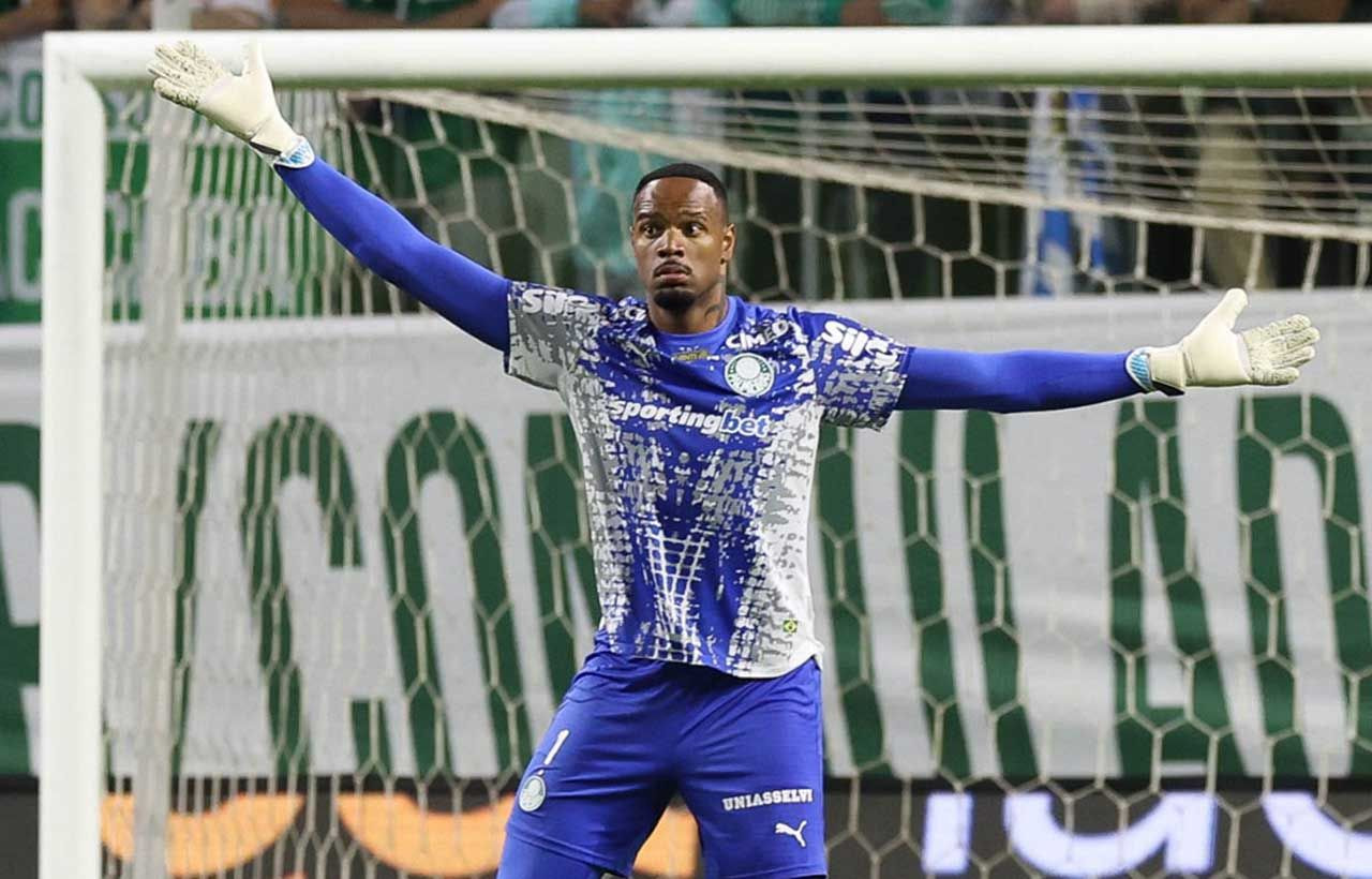 Imagem da noticia Carlos Miguel veste camisa em homenagem aos goleiros dos anos 90