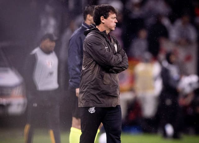 Diniz minimza gol sofrido do Corinthians em saída de bola: “Prefiro coragem a chutão” Diniz minimza gol sofrido do Corinthians em saída de bola: “Prefiro coragem a chutão”