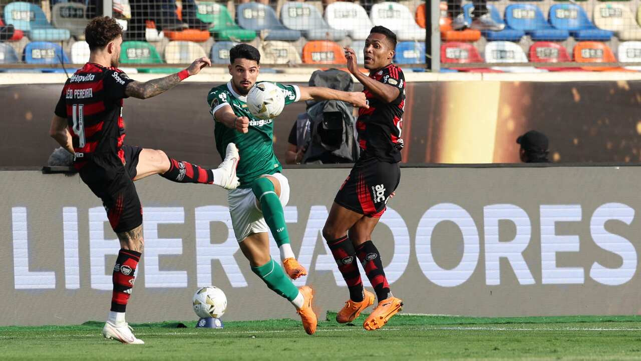 Imagem da noticia Flaco López lamenta derrota na Libertadores e mira liderança no Brasileirão