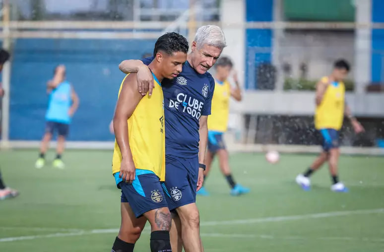 Imagem da noticia Grêmio busca resposta imediata após sequência negativa e reavalia planejamento